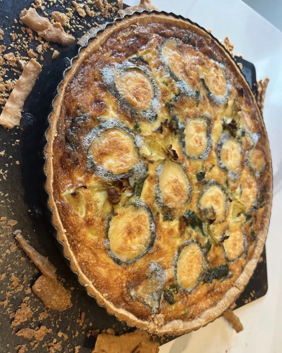 Artichoke and goat's cheese quiche